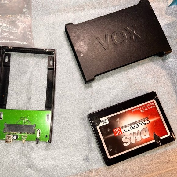 Vox 2.5 USB 2.0 External Sata Storage W/SSD-40GB-HDD - Picture 1 of 8